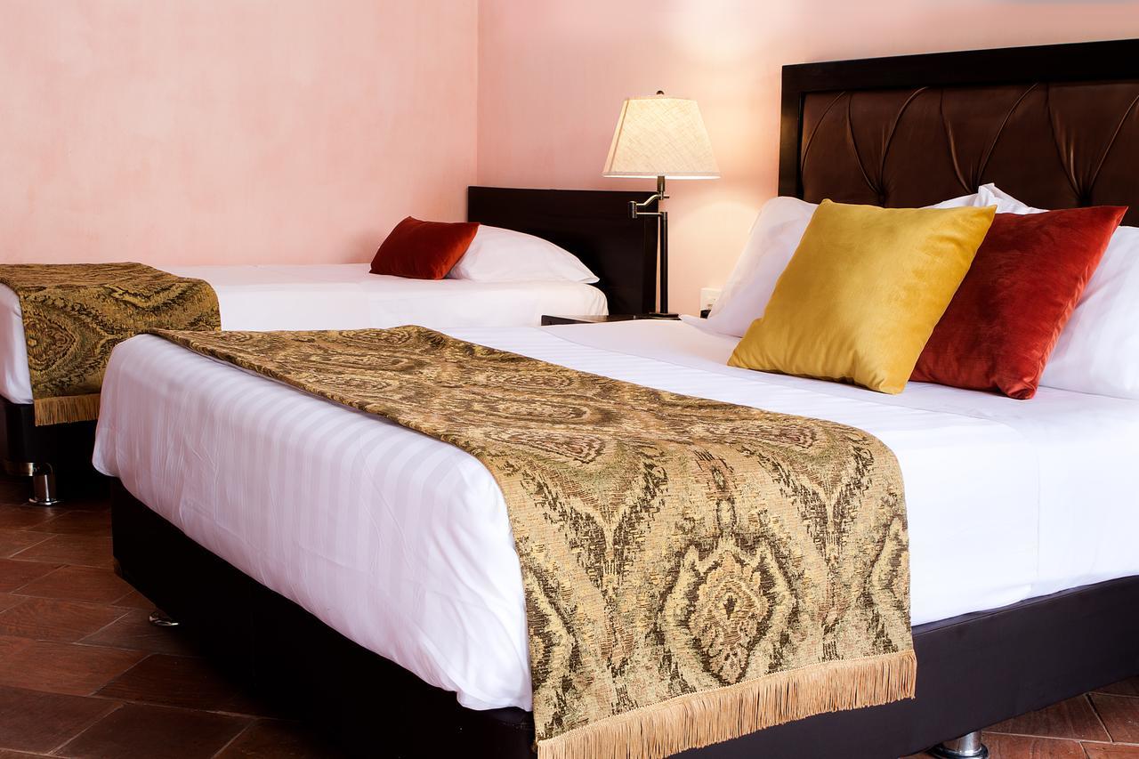 Hotel Dona Manuela 蒙波斯 外观 照片